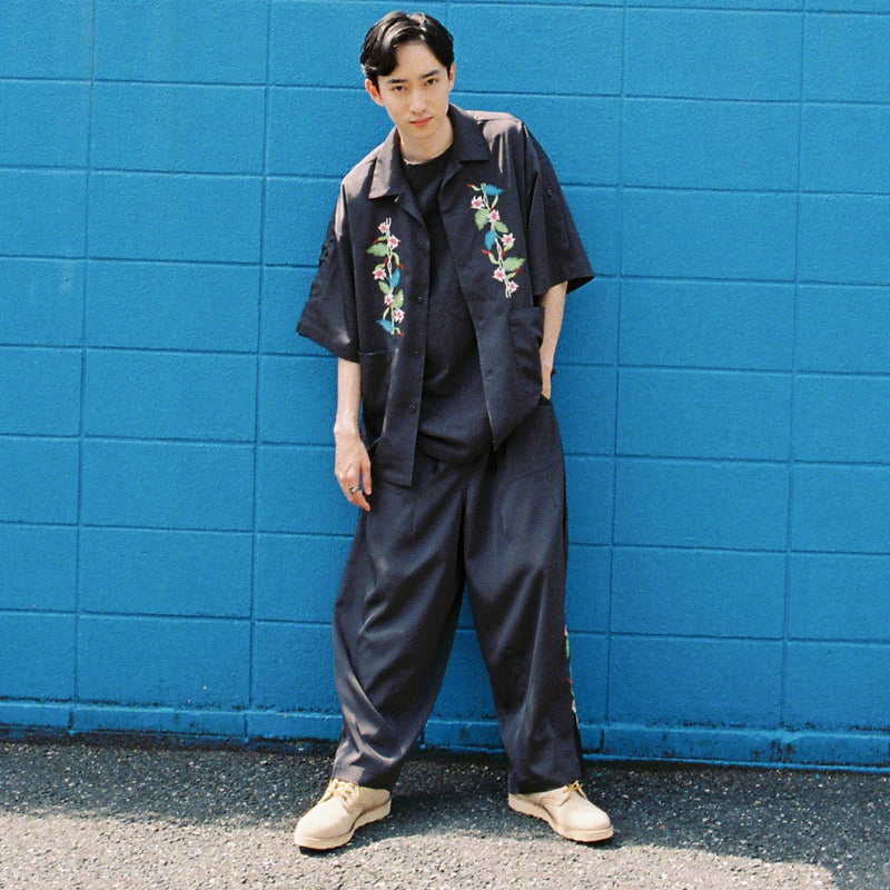 [2025 summer] EFFECTEN / Hibiscus embroidery line wide tapered pants