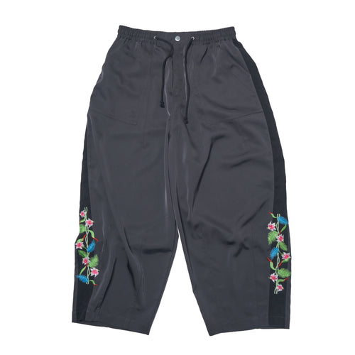 [2025 summer] EFFECTEN / Hibiscus embroidery line wide tapered pants